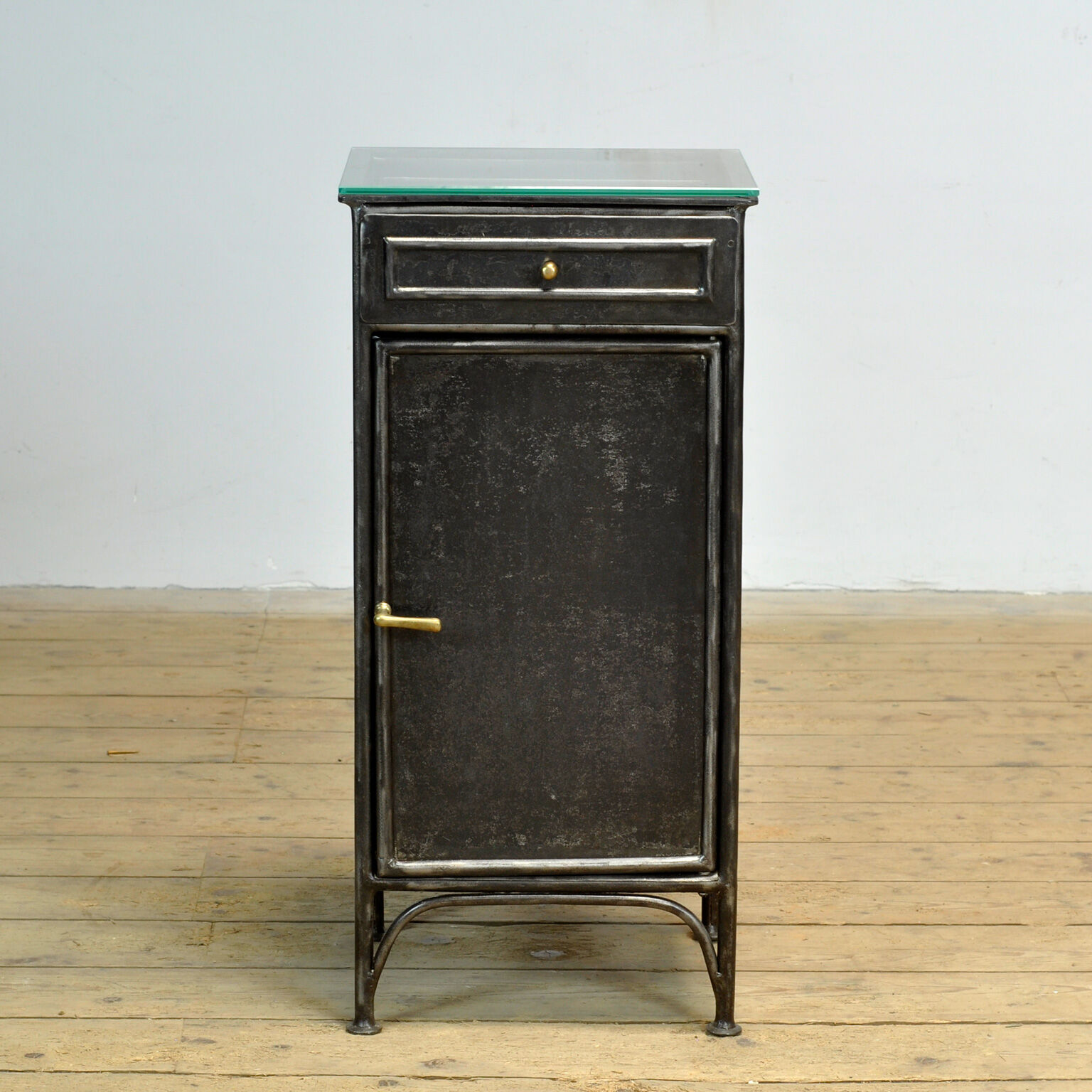 Tables de nuit, années 1900