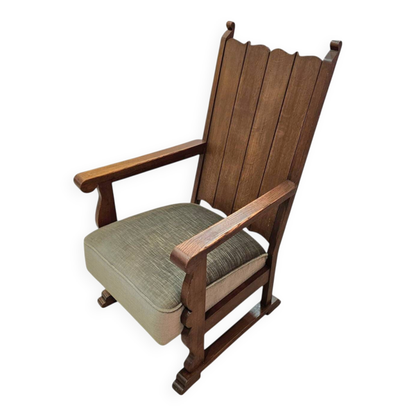 Fauteuil en chêne années 1930 Hauteur 110 Profondeur 70 Largeur 75 Hauteur d'assise 46 cm