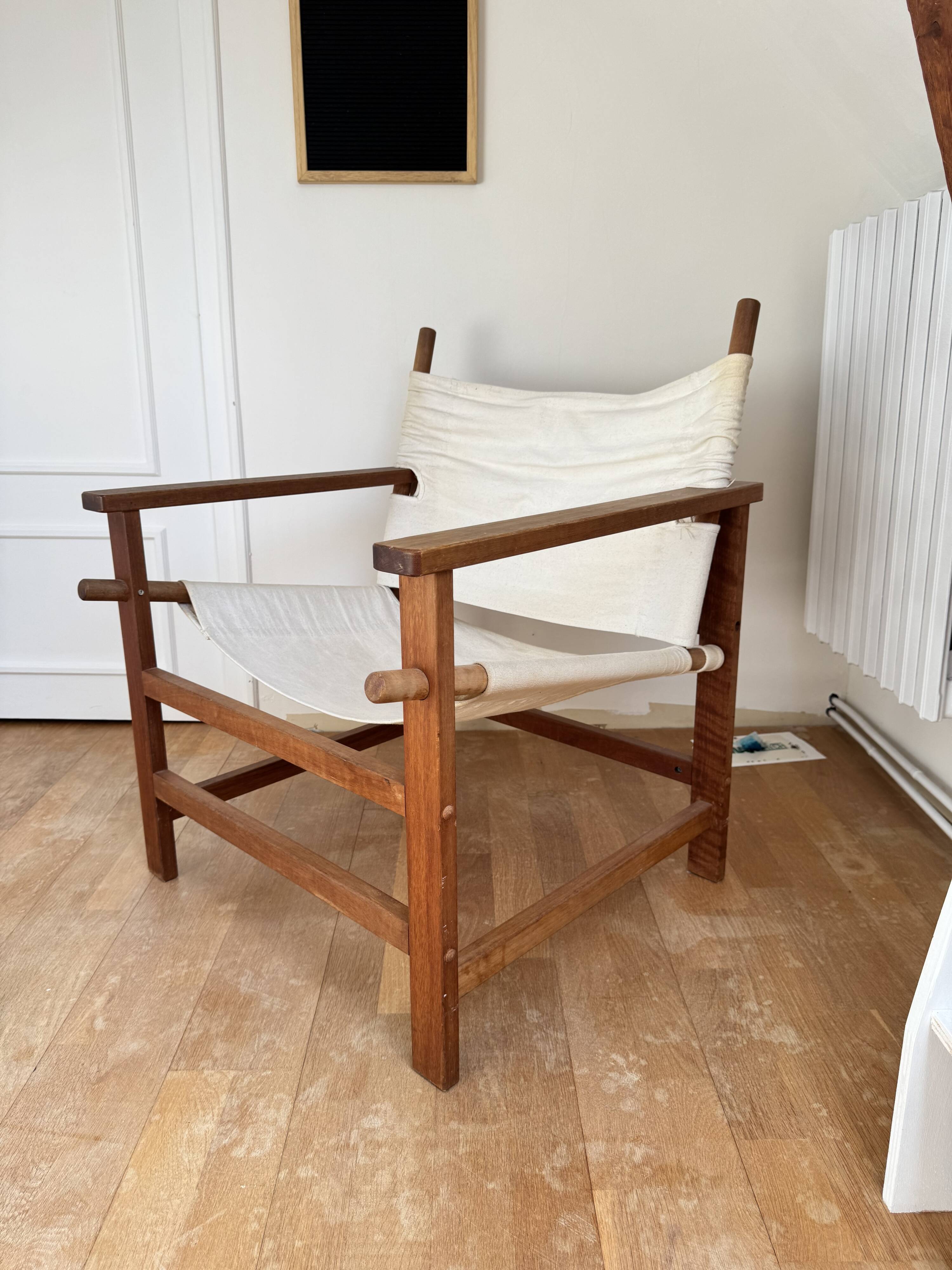 Safari armchair in wood and beige fabric