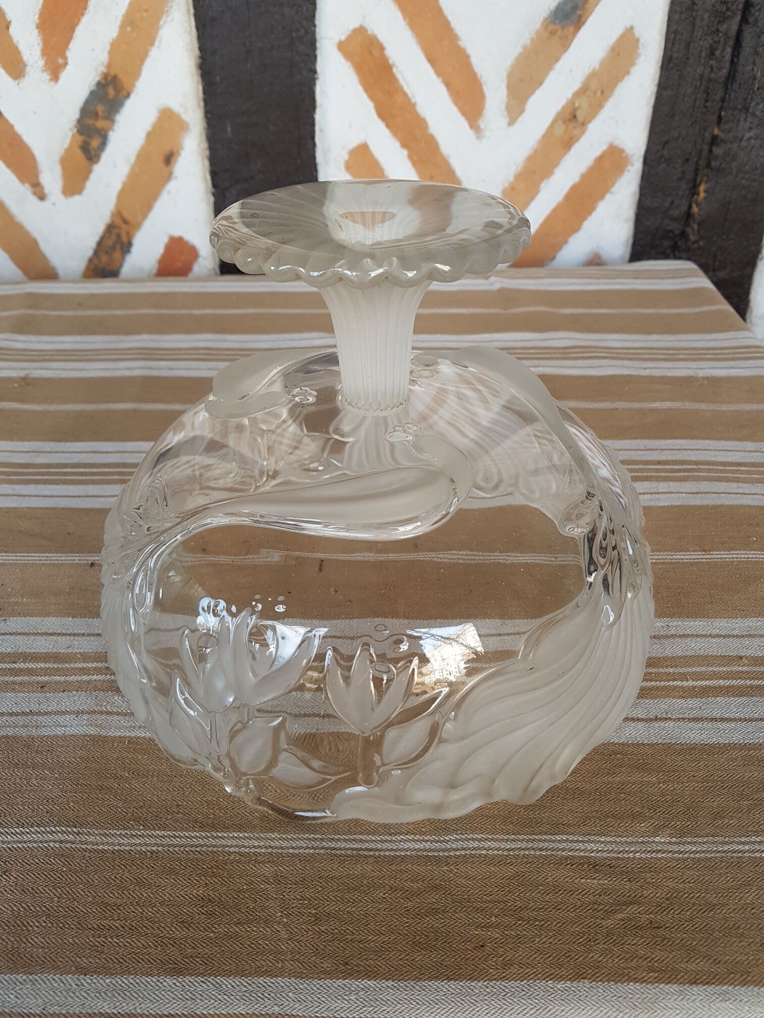 Flat crystal sandblast-cut compotier