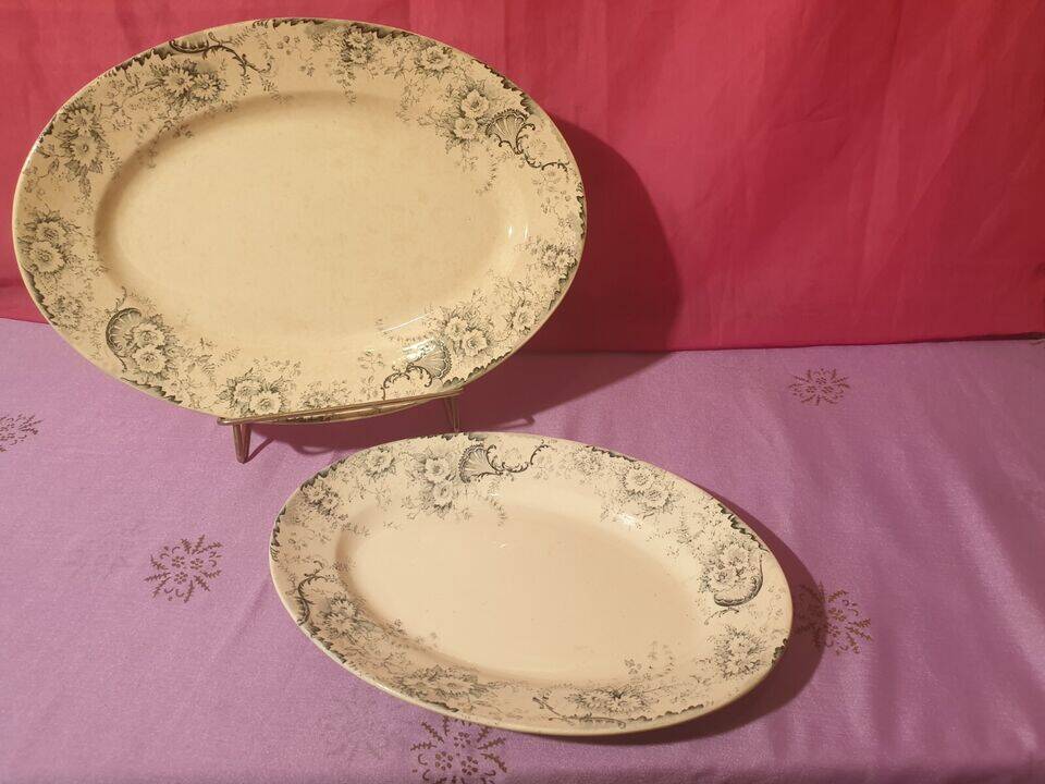 Two oval dishes Boulenger Choisy le Roi Derby Terre de fer