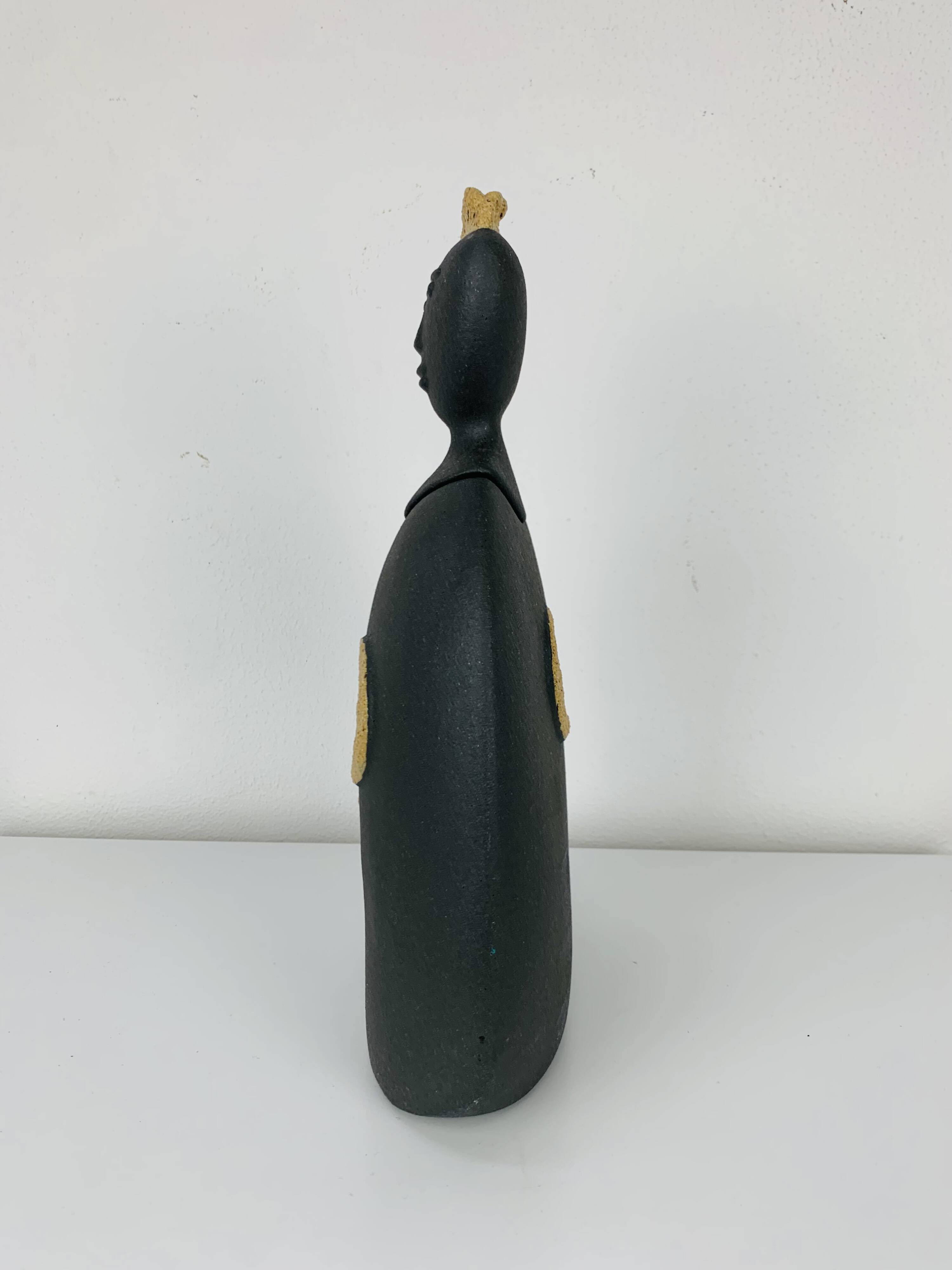 Anthropomorphic ceramic sculpture