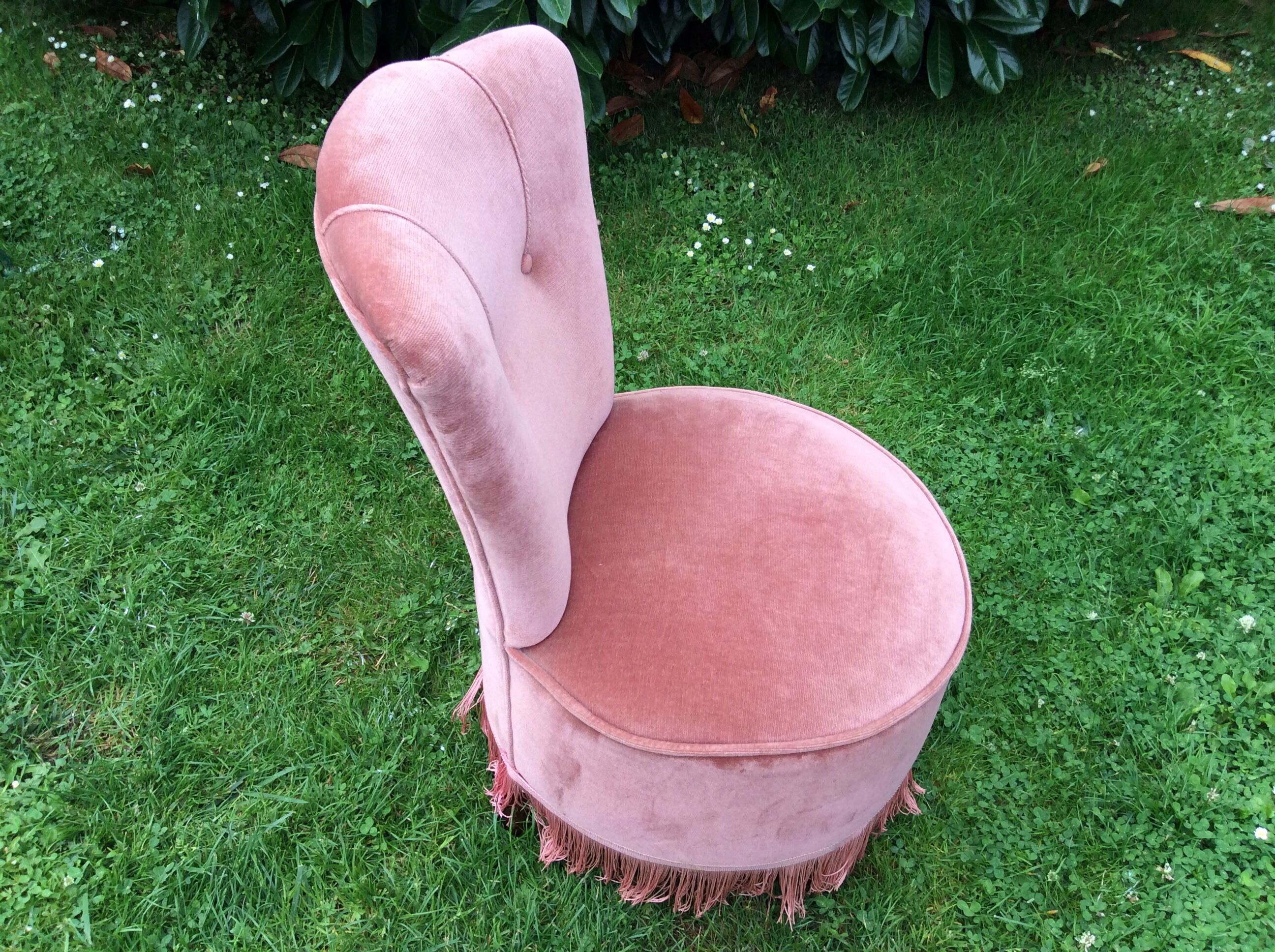Toad armchair