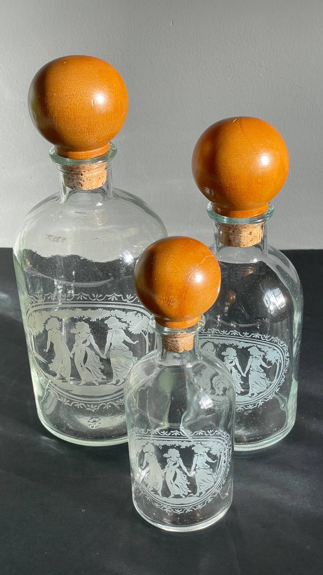 BOUTEILLES Verre Gravé et Bois VINTAGE