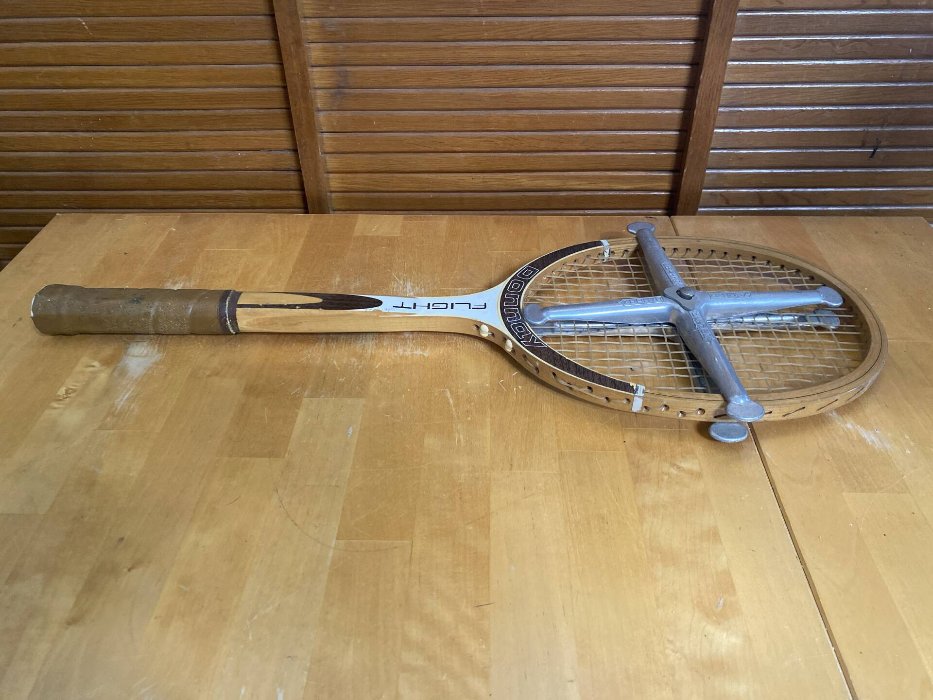 Vintage dunlop flight wooden tennis racket + zéphyr protection