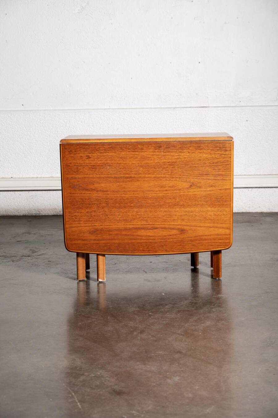 English drop-leaf table