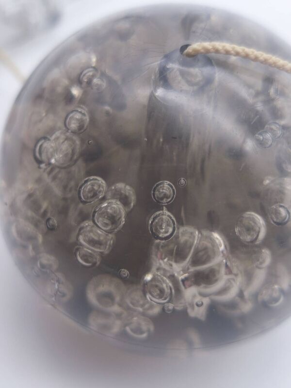 Bilboquet en plexiglas bullé – Design vintage années 70