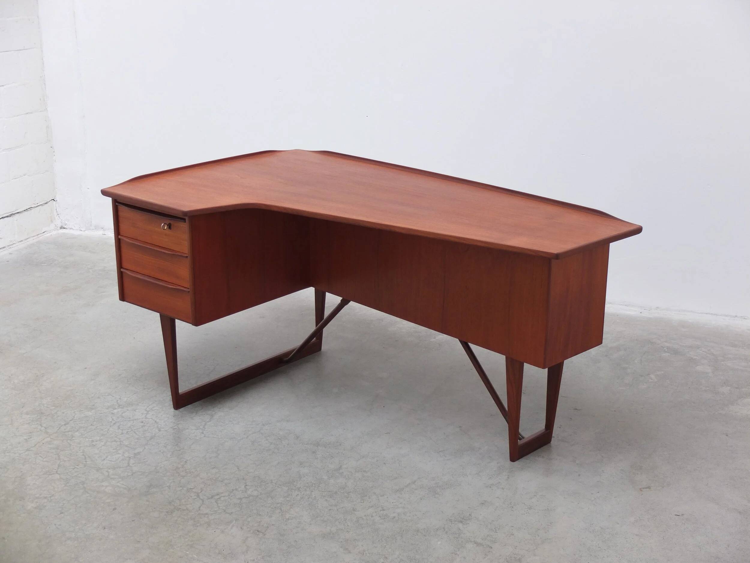 Freestanding 'Boomerang' desk in teak by Peter Løvig Nielsen, 1968