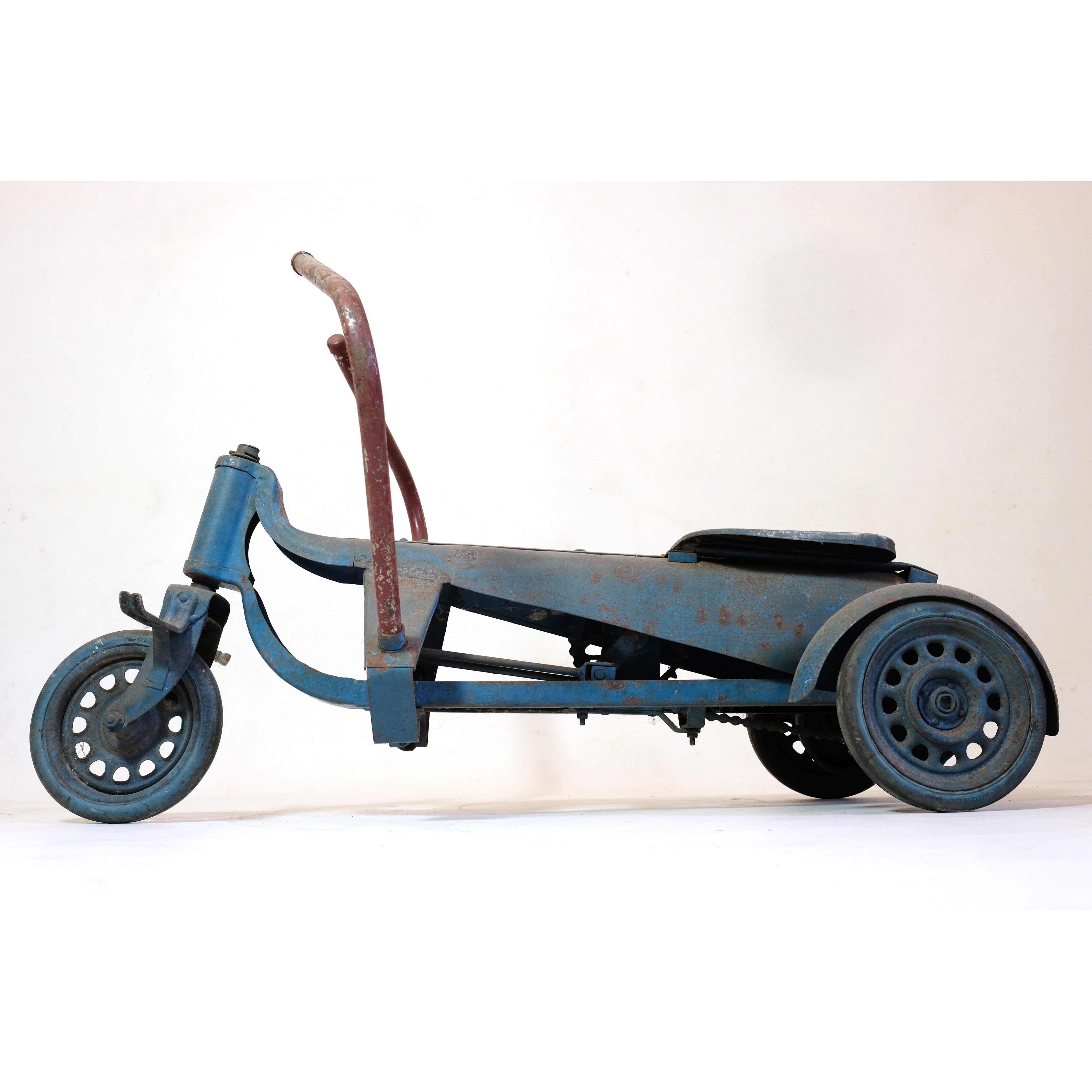 Amazing cyclo rower from the 40s-50s.