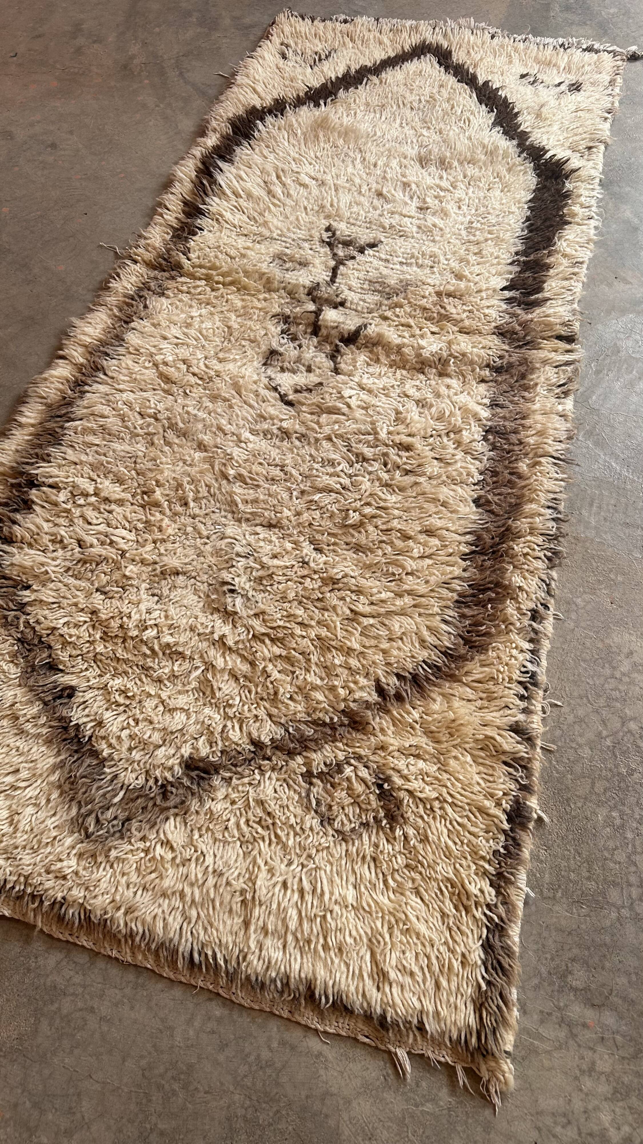 Azilal beige Berber rug - 191 x 79 cm