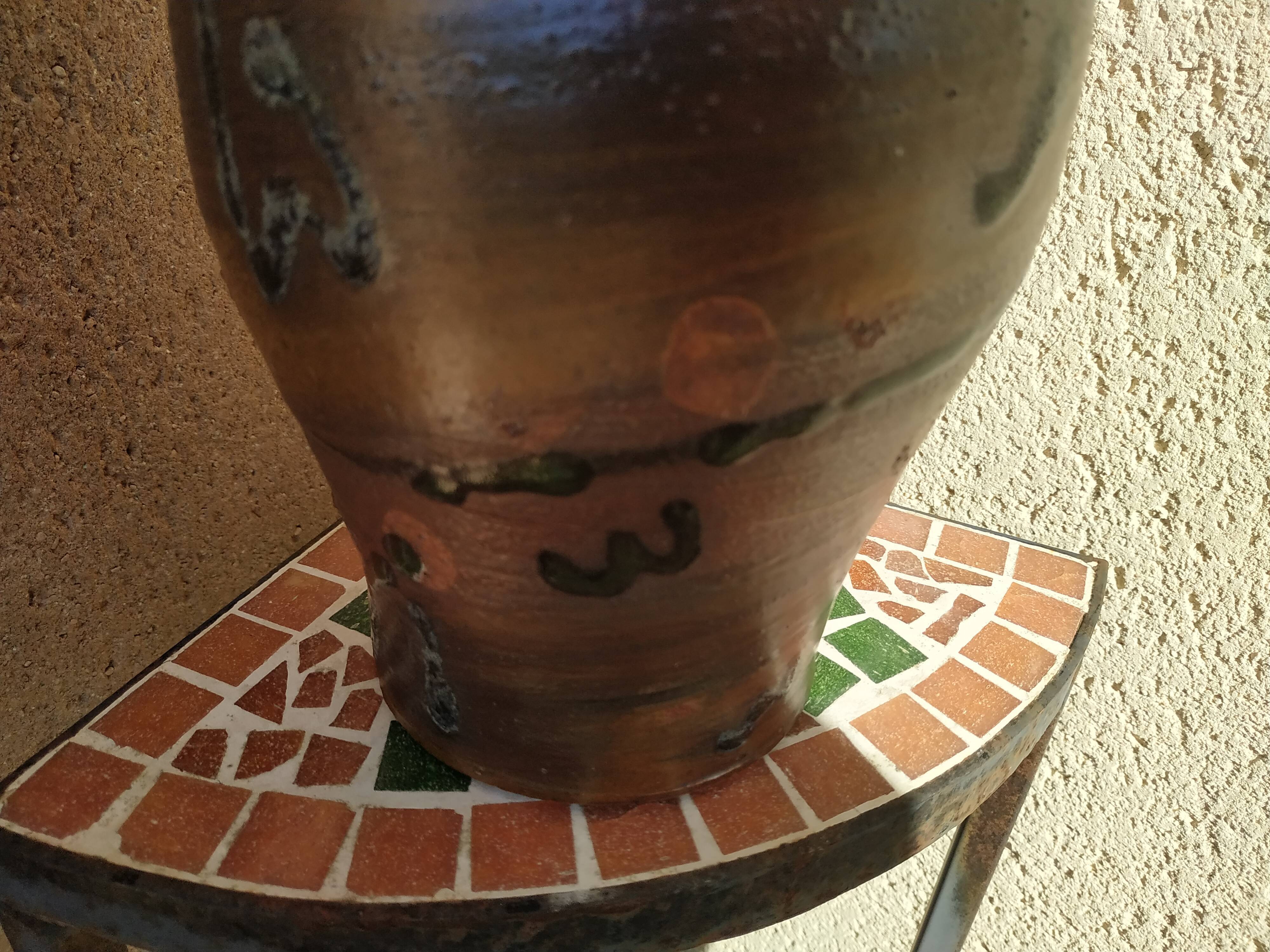 Sandstone vase with richard Dewar salt