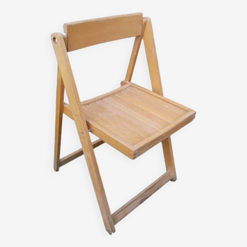 Wooden folding chair