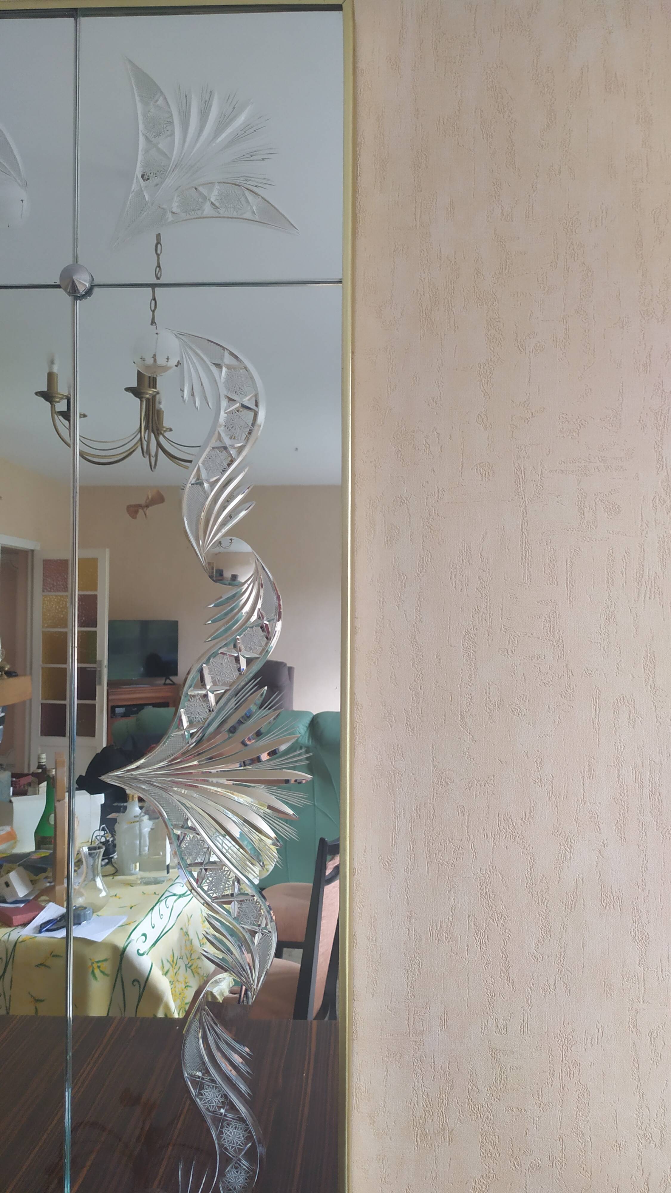 Panoramic mirror with etched parcloses in Art Deco style.