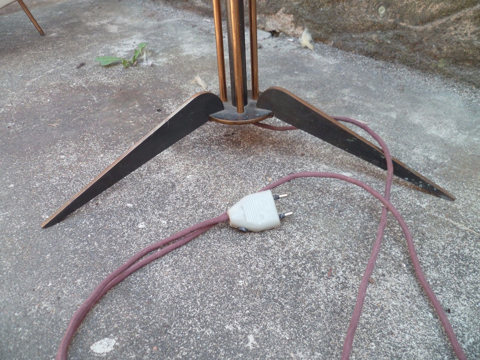 Tripod fixture designate 50s modernism