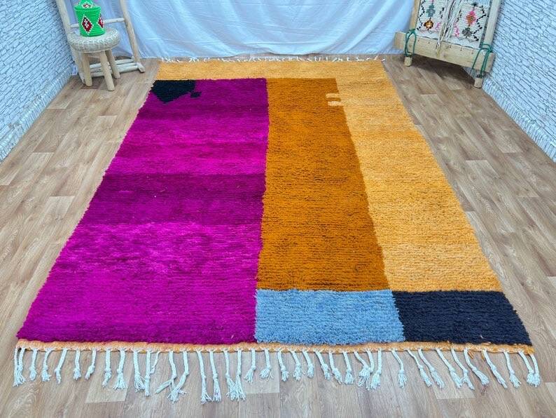 Berber rug made of natural wool, traditionally handwoven, 2/3 m.