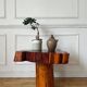 Table basse brutaliste en bois massif