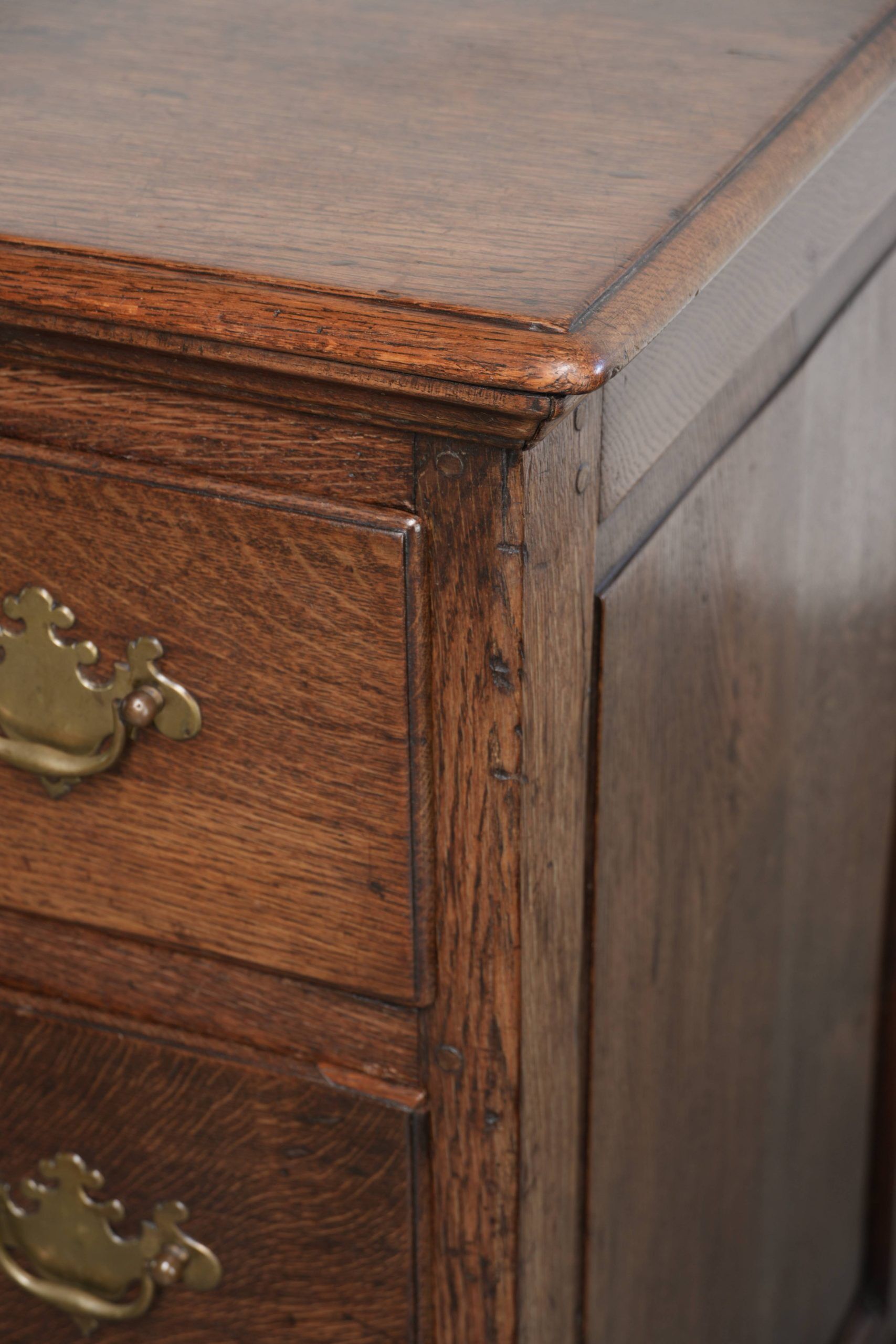 Buffet anglais en chêne antique du XVIIIe siècle / Commode anglaise basse