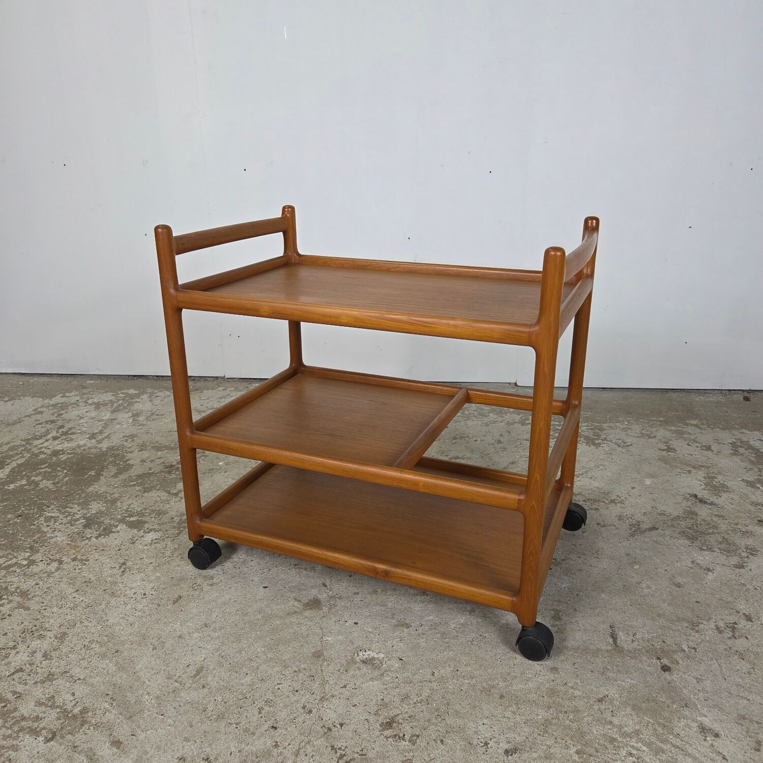 Henning Korch, Silkeborg vintage Danish teak serving trolley