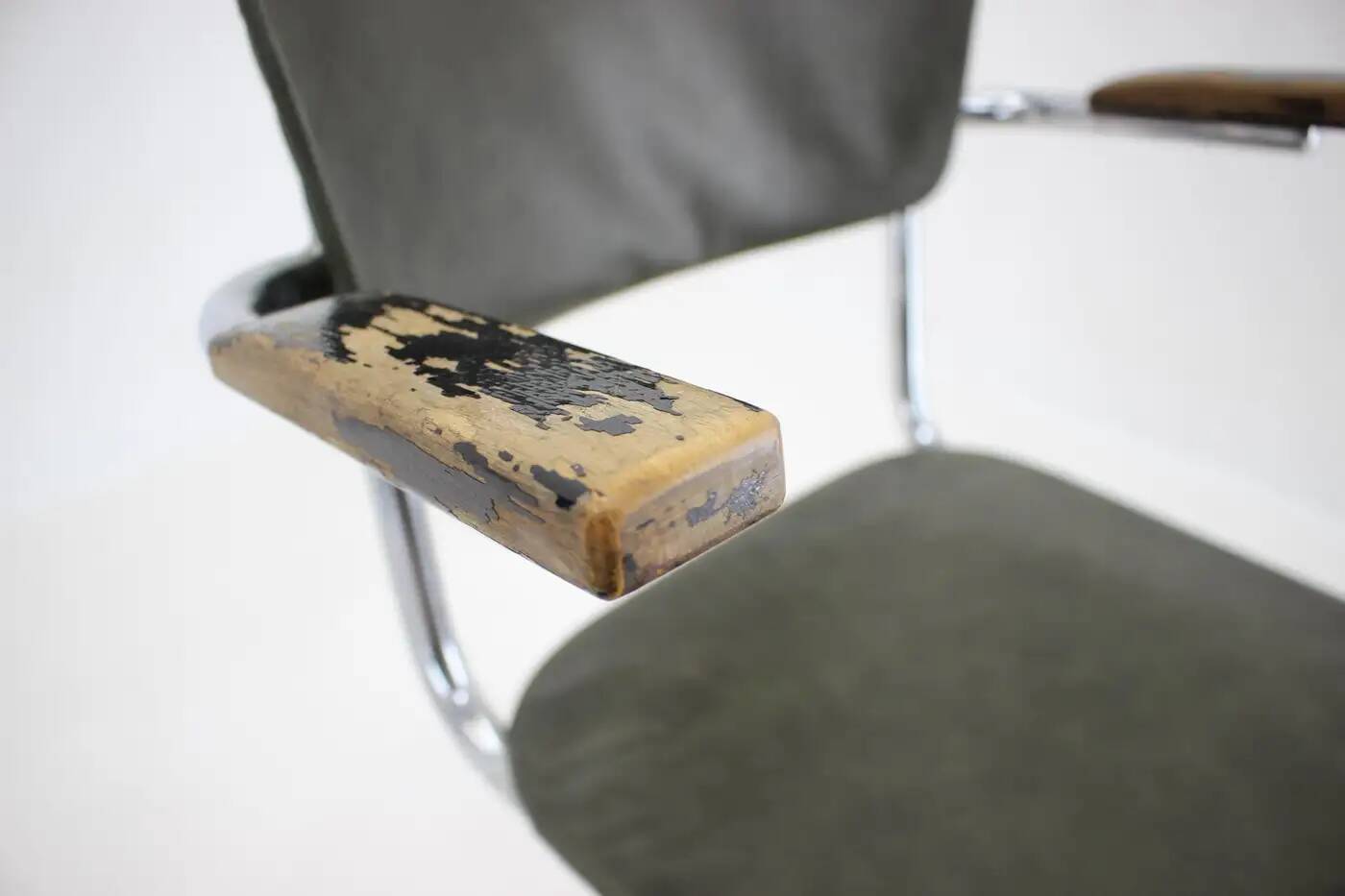 Set of three Bauhaus chrome dining chairs by Mauser, 1940s