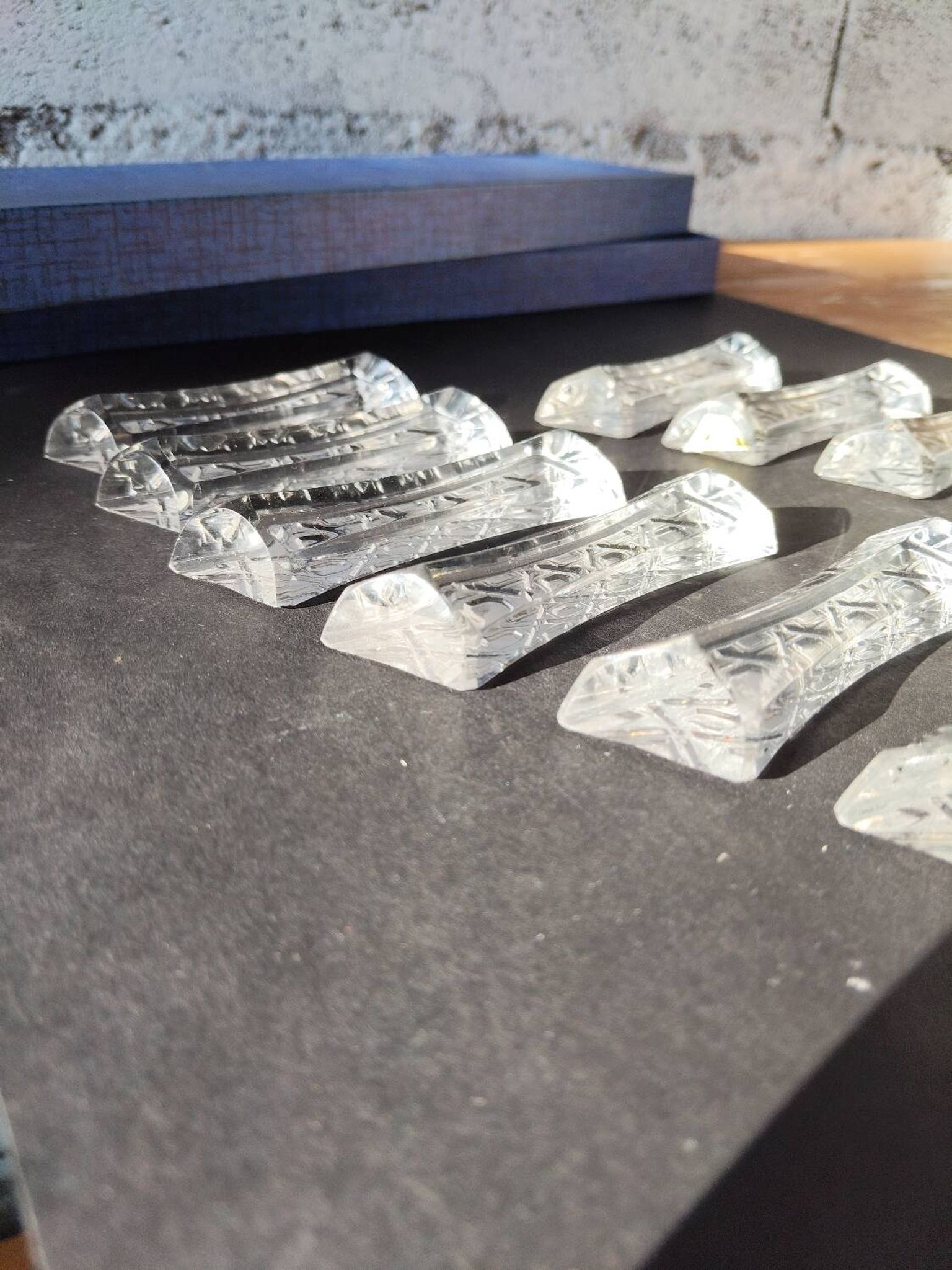 Set of 12 lead crystal knife rests