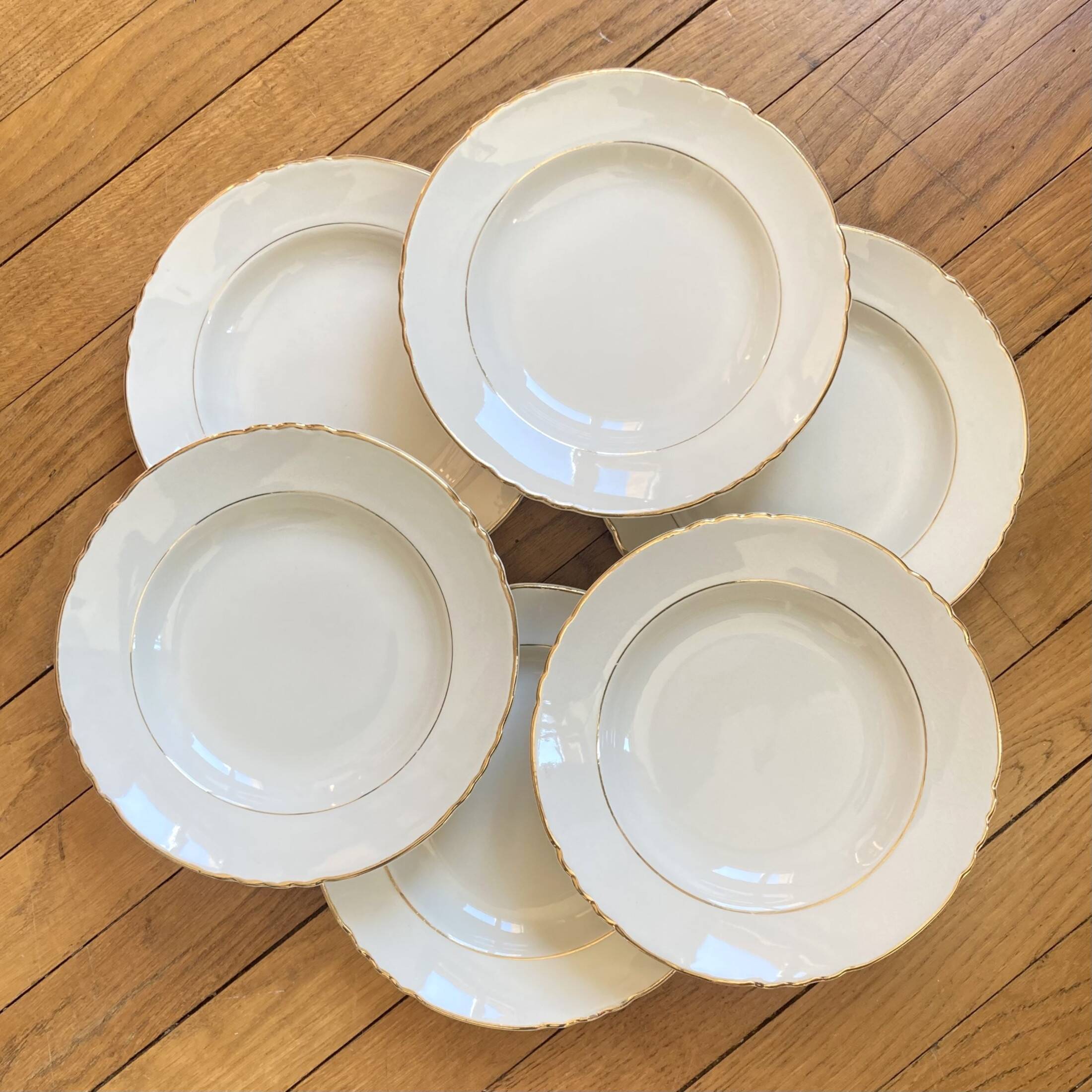 Lot de 6 assiettes creuses en faïence ancienne blanche et or Moulin des loups Orchies vintage