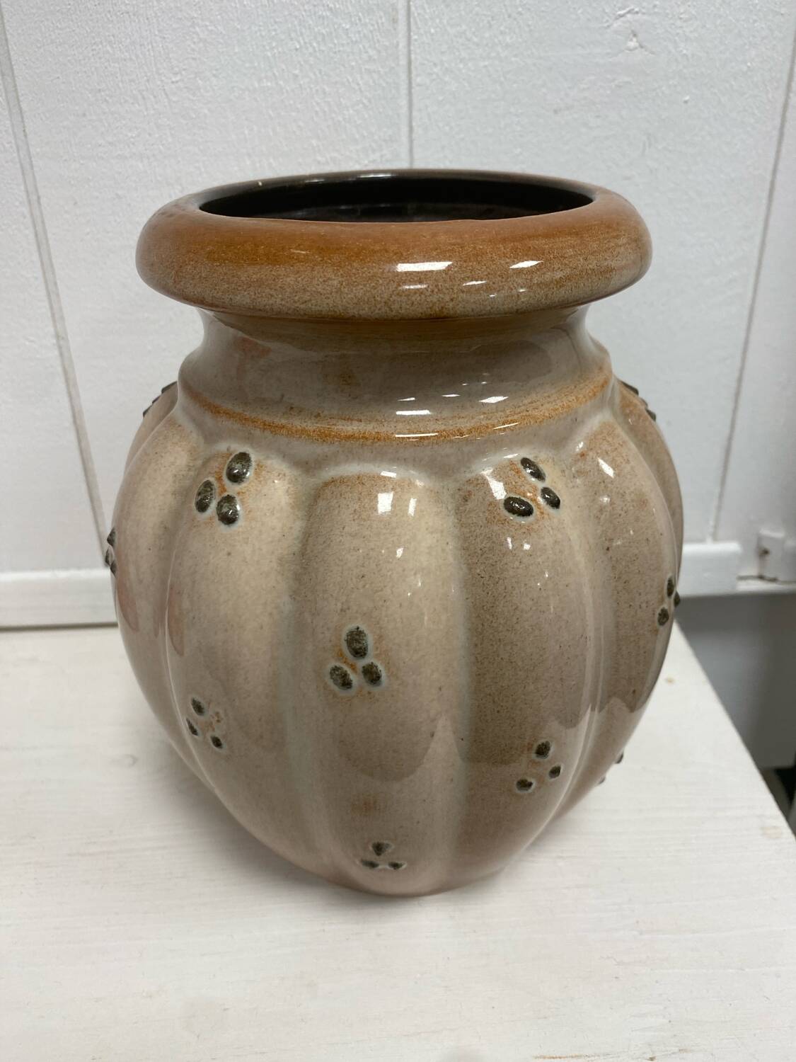 Ceramic vase