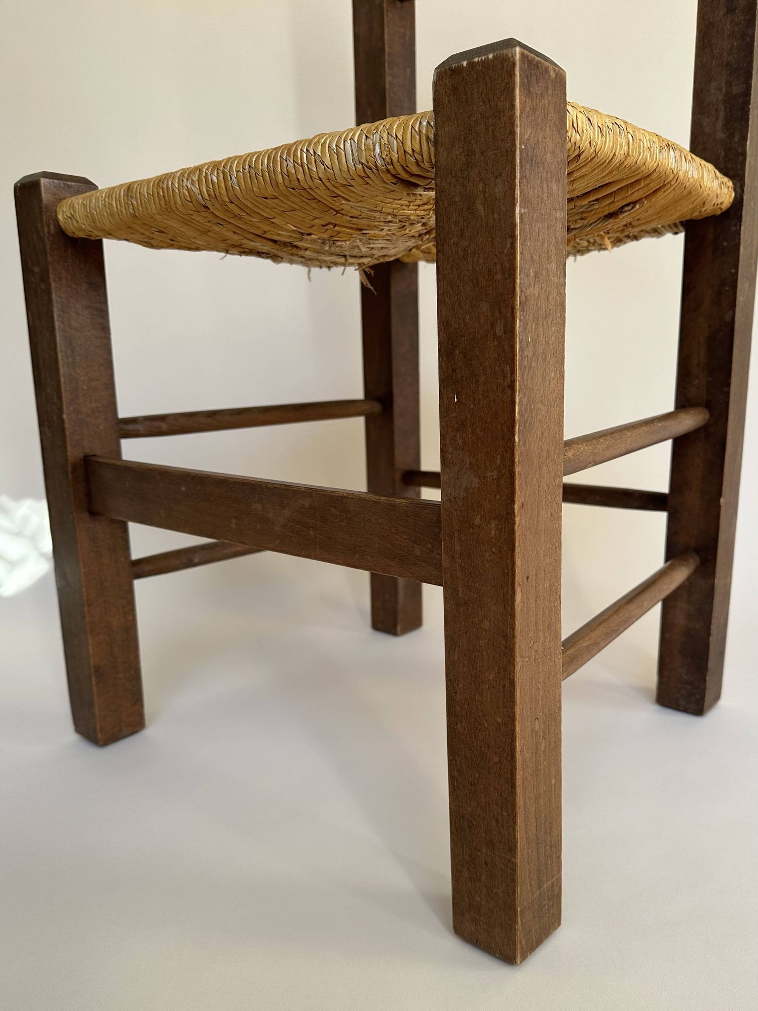 Set de quatre chaises paysannes paillées