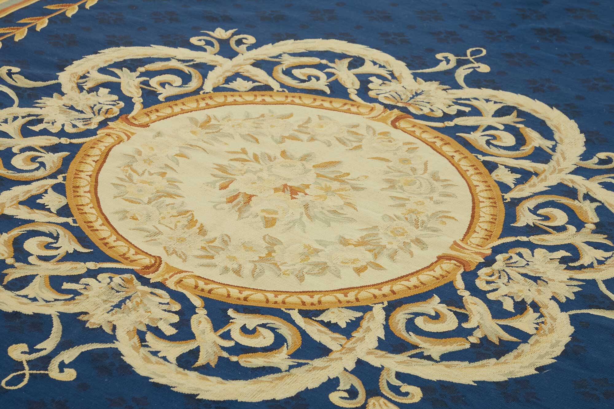 Handmade European Vintage Aubusson Kilim 304 cm x 457 cm