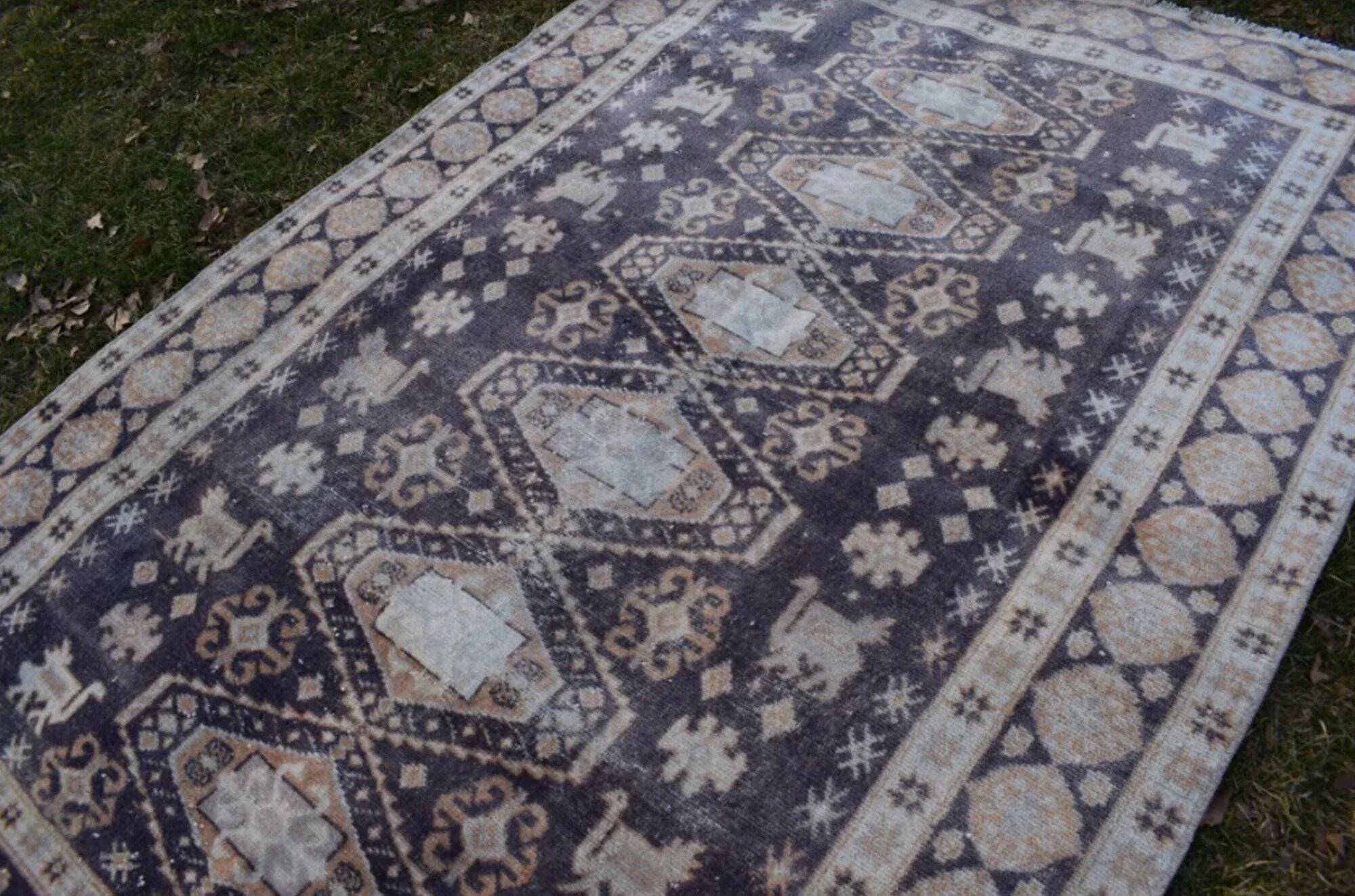 Vintage Turkish Oushak rug 136x202 cm