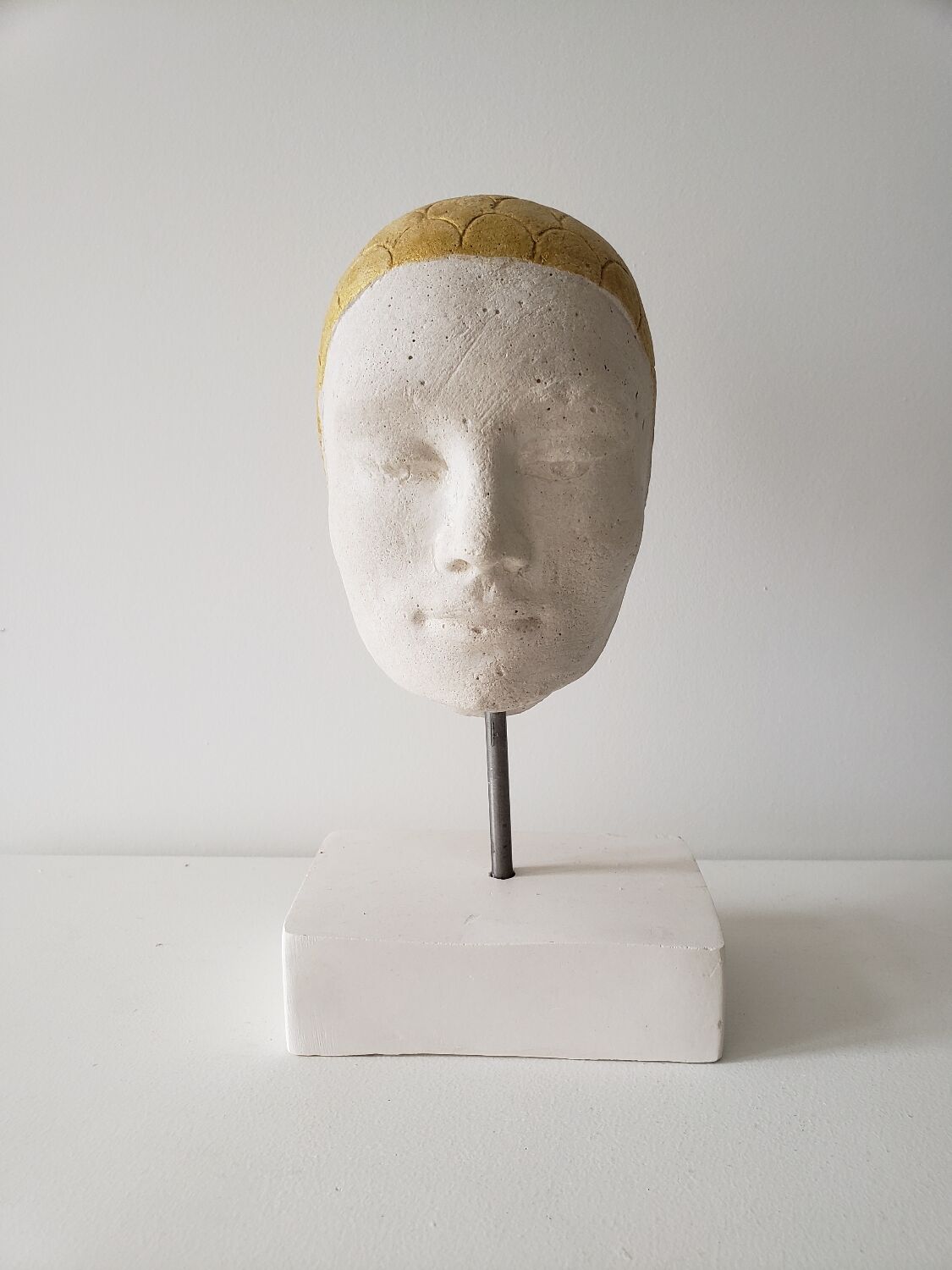 Art-Deco woman's head