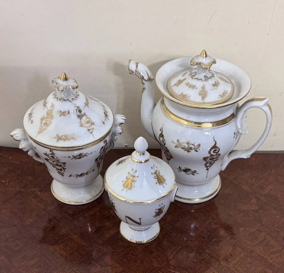 Limoges porcelain tea/coffee service – Maison Giraud, gold decoration – X