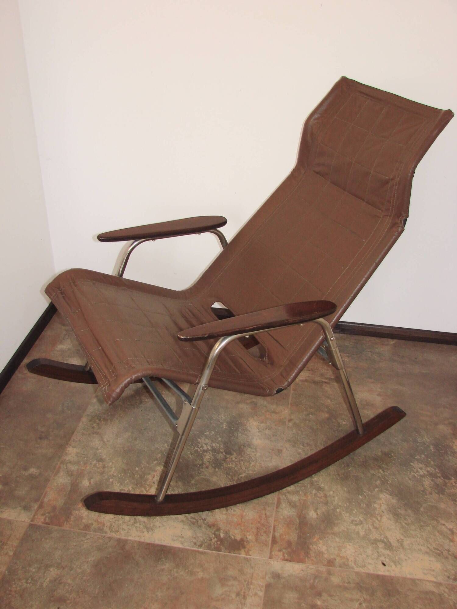 Folding rocking chair designed by Takeshi Nii, 1950s.