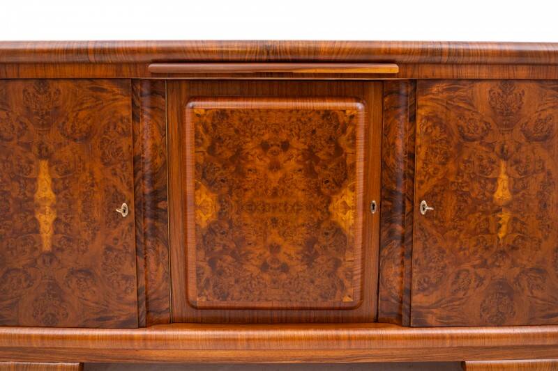 Grande commode Art déco, Pologne, années 1940. Après restauration.