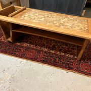 Table basse en chêne éditée par Votre maison