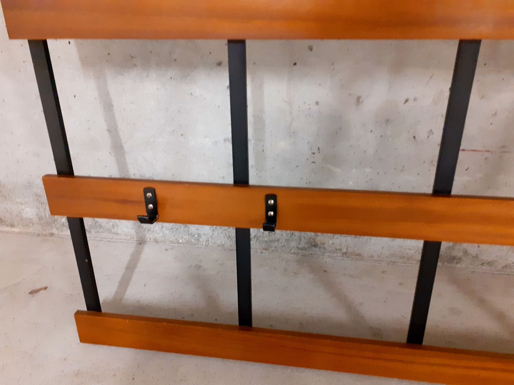Wall coat rack in teak and vintage black metal