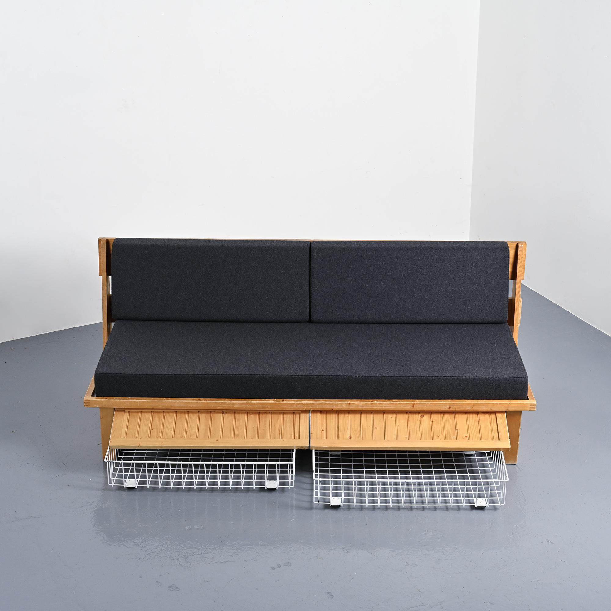 Banquette des Arcs avec dossier par Charlotte Perriand, circa 1973