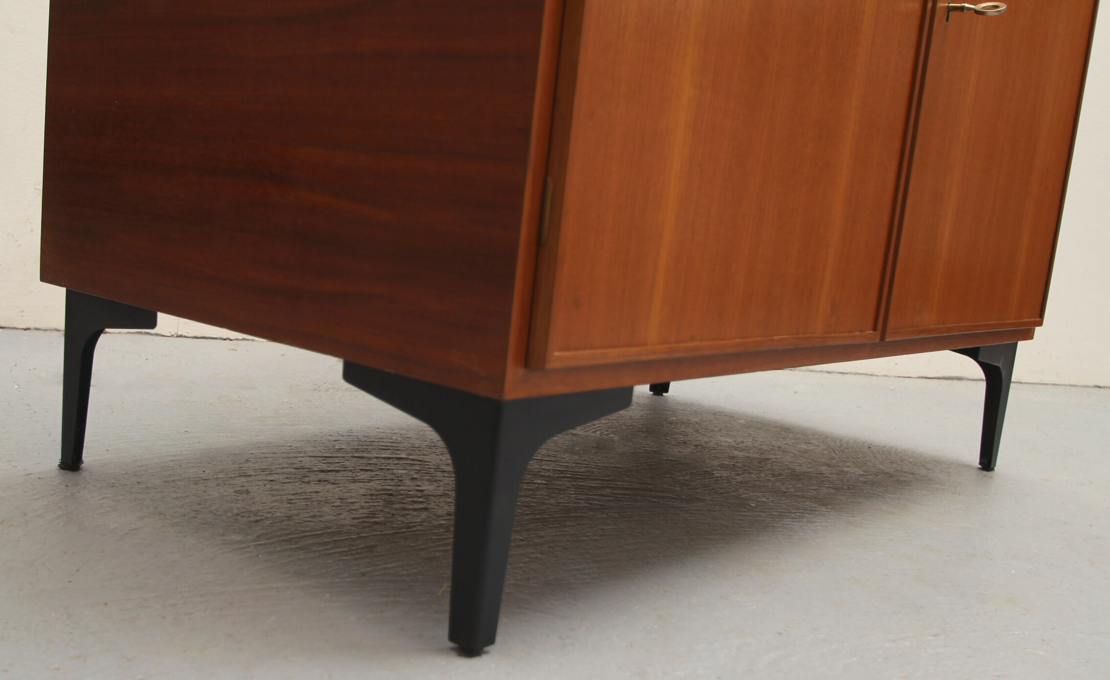 Buffet des années 1960 en teck et formica