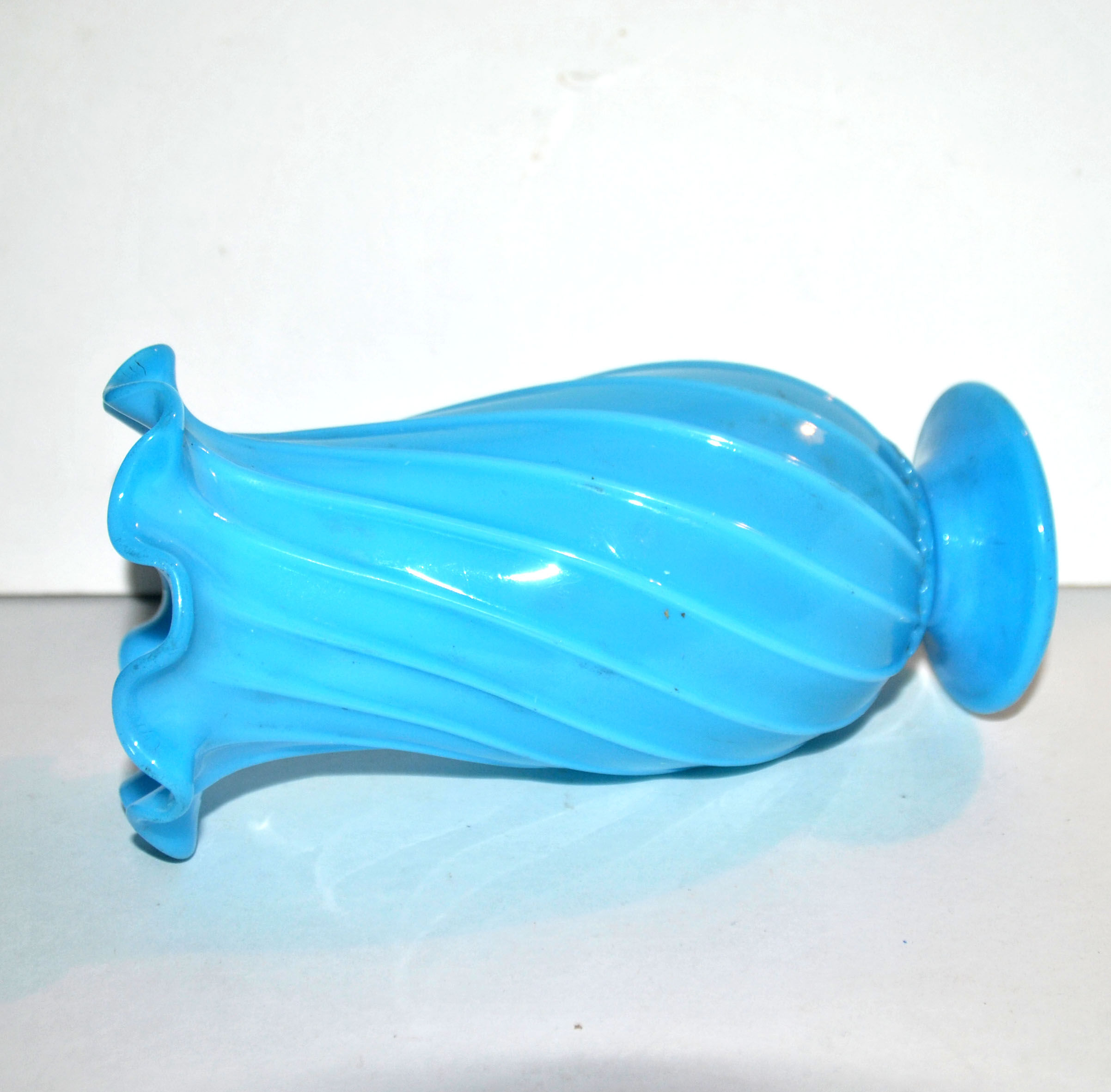 Ancient vase in turquoise blue opaline 18.5cm