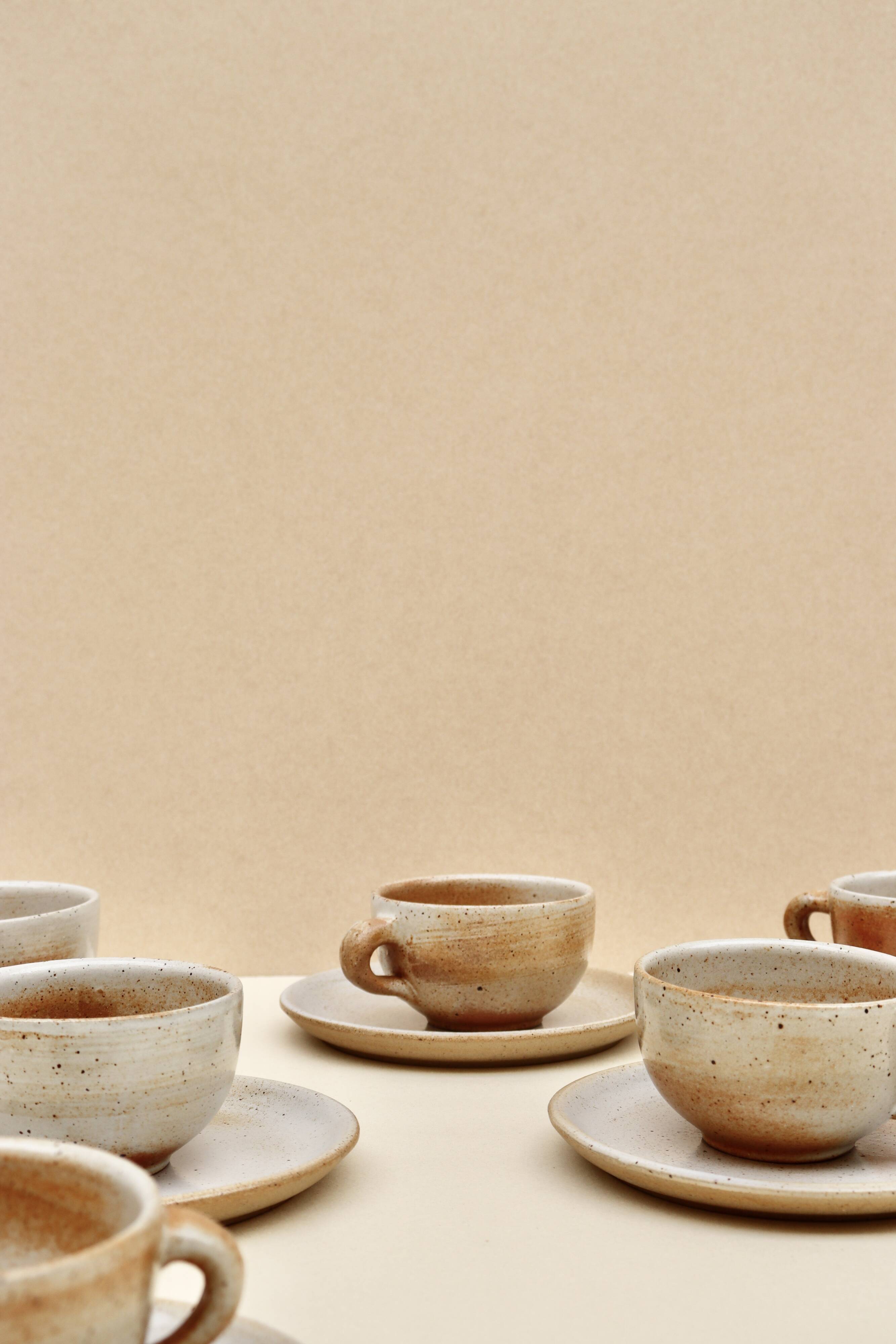 Lot de tasses en grès