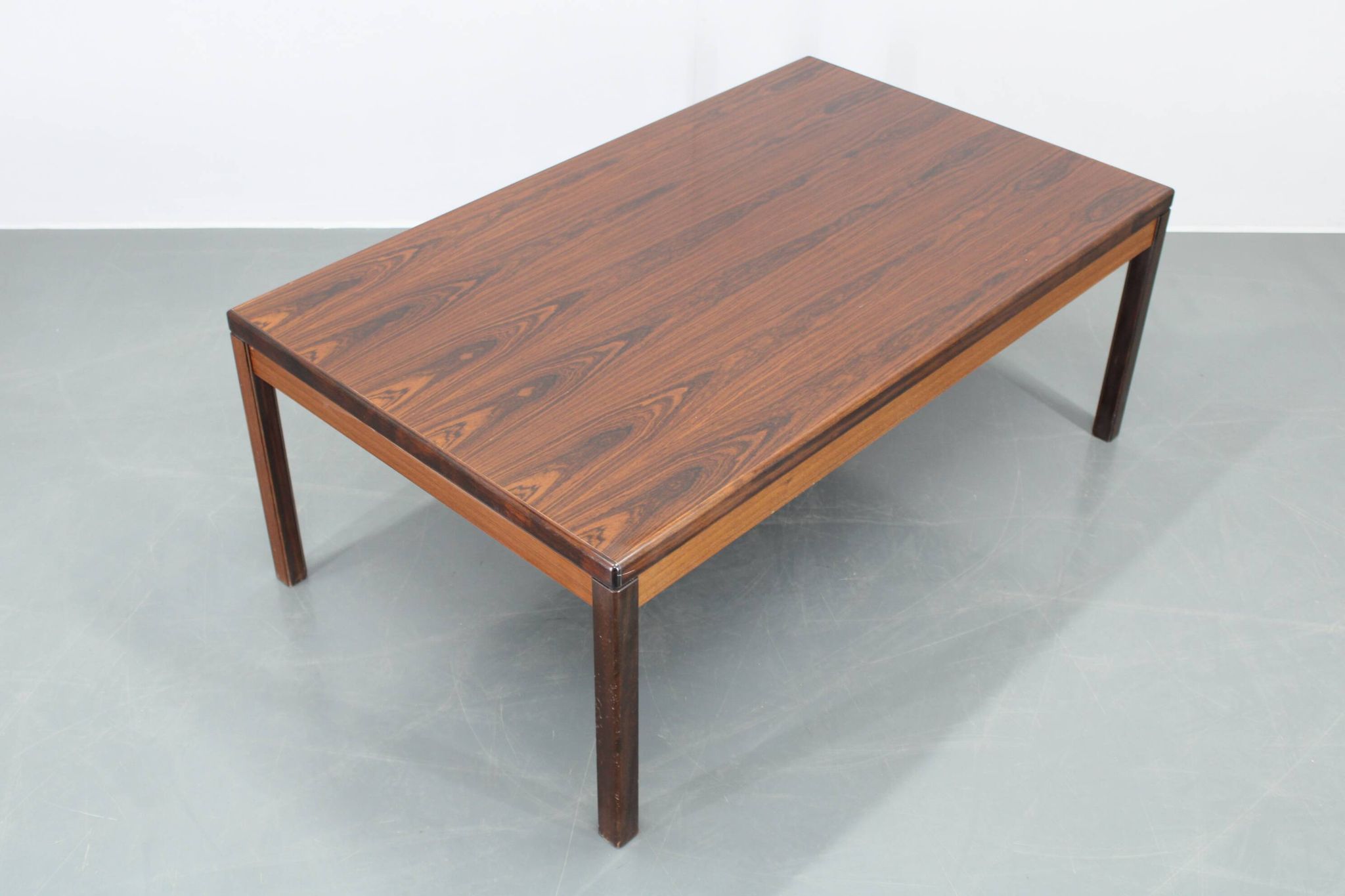 Table basse en bois, Danemark 1960