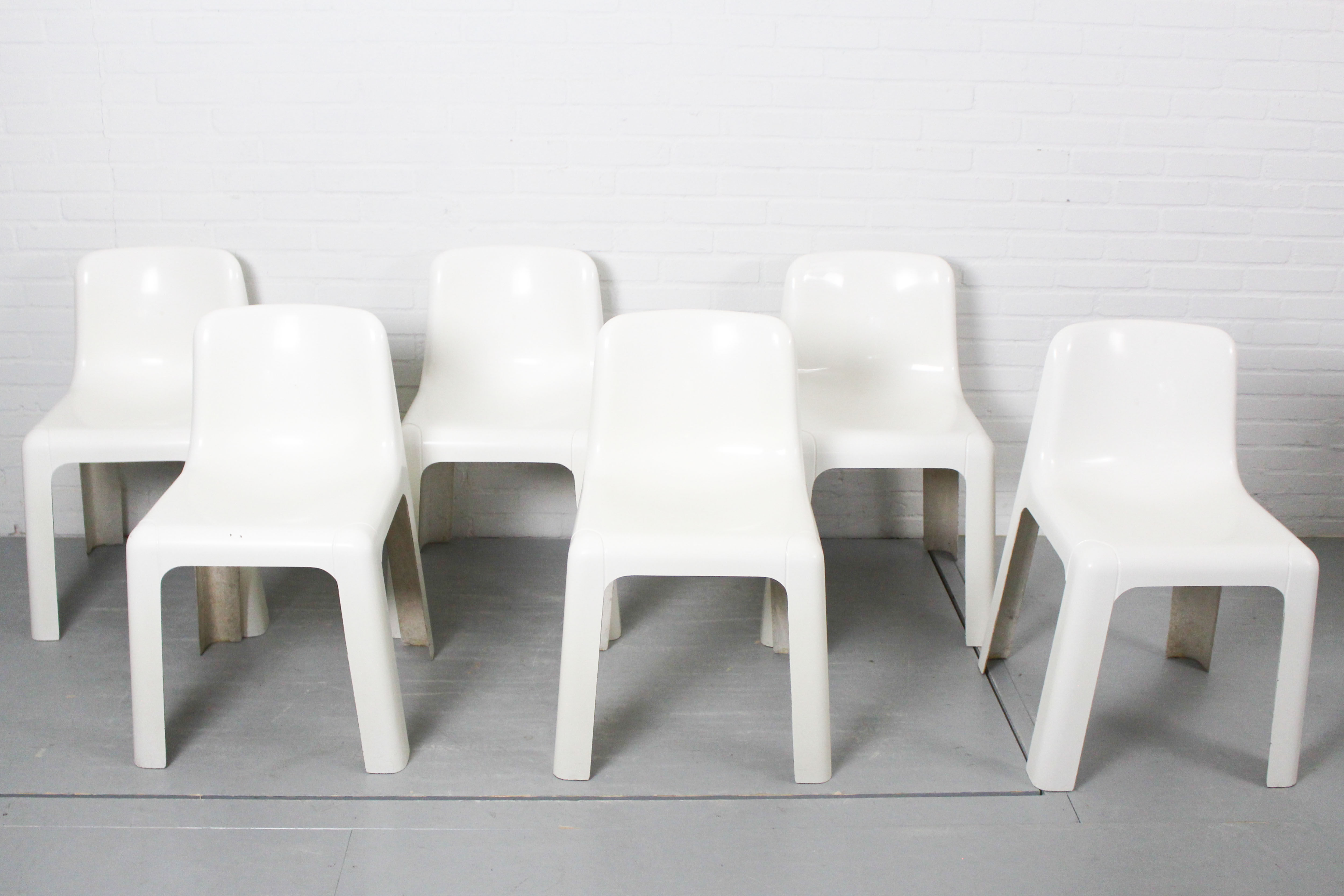 Set of 6 OZOO 700 Fiberglass Dining Chairs by Marc Berthier for Roche Bobois, 1970s