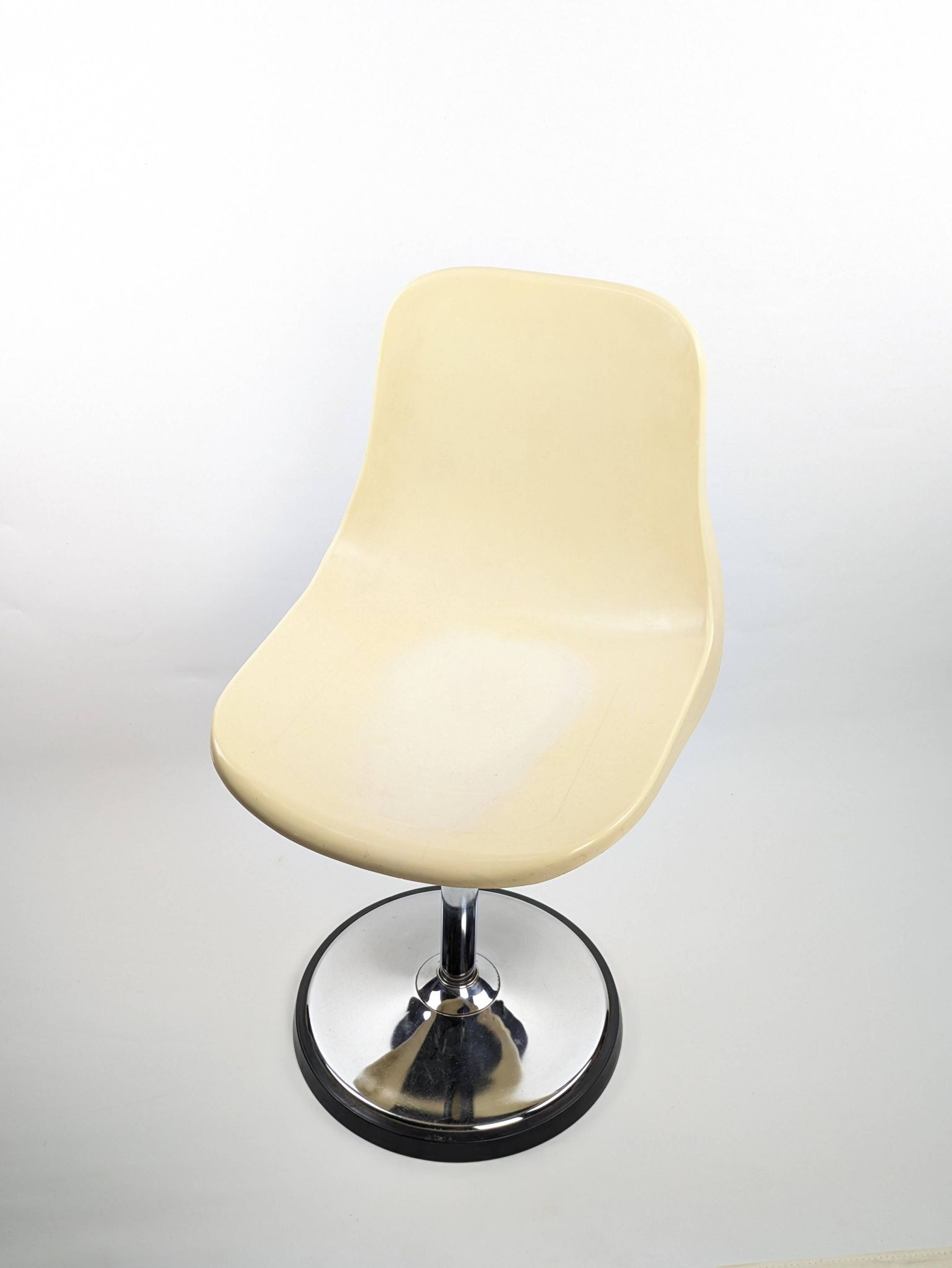 Chaise coque Cojer par Étienne Fermigier 1970