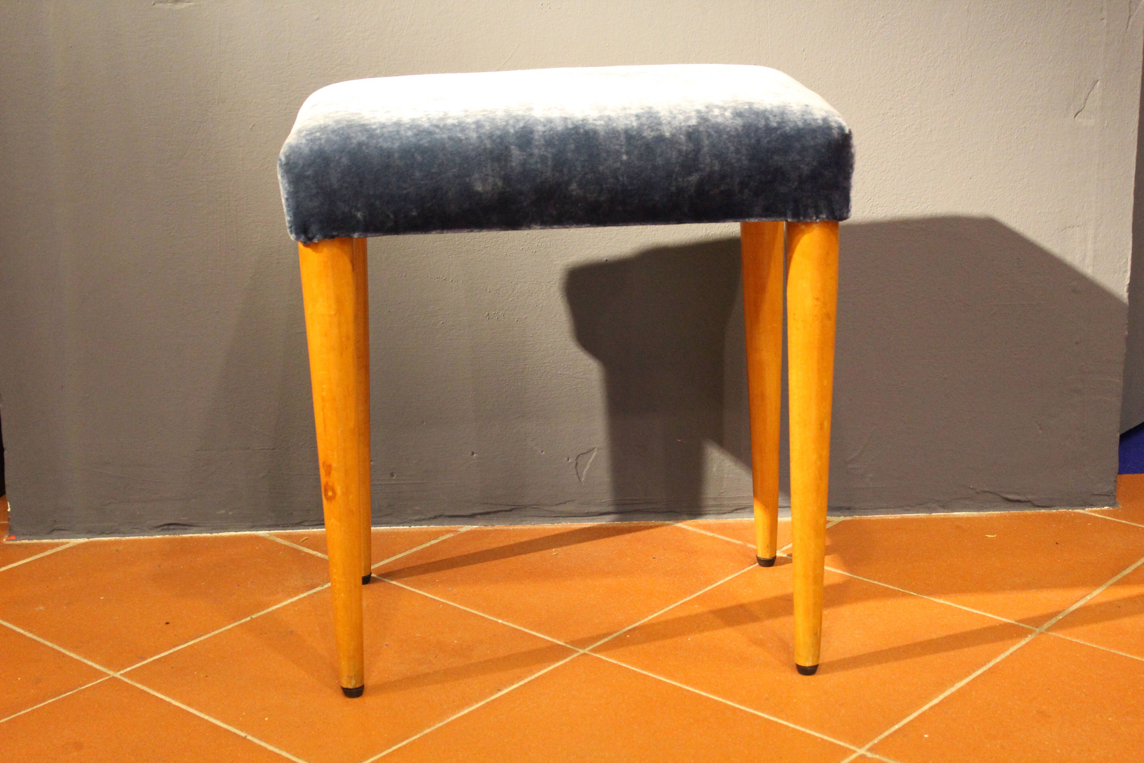 Panca vintage in wood and velluto blue Italia 1950s