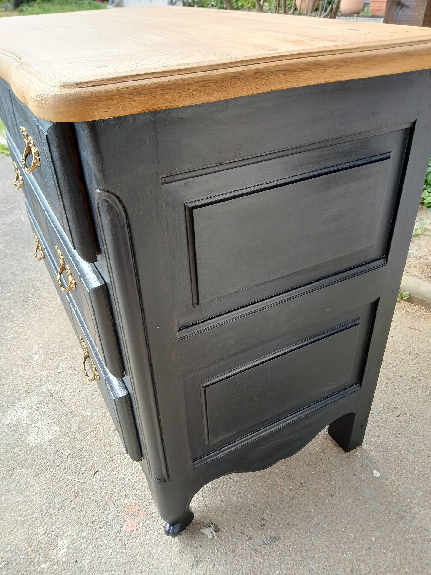 Chest of drawers