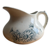 Old jug / pitcher with Daisy pattern from La Faïencerie Nouvelle in Givors.