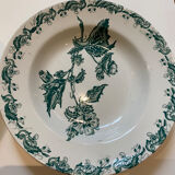 Set of 4 hollow plates, foliage decorations, Manufacture de St-Amand-les-Eaux