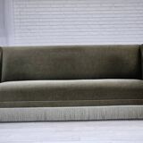 Canapé 3 places danois des années 1970, velours vert, bois de hêtre.