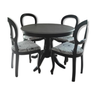 Table avec rallonge et 4 chaises en merisier