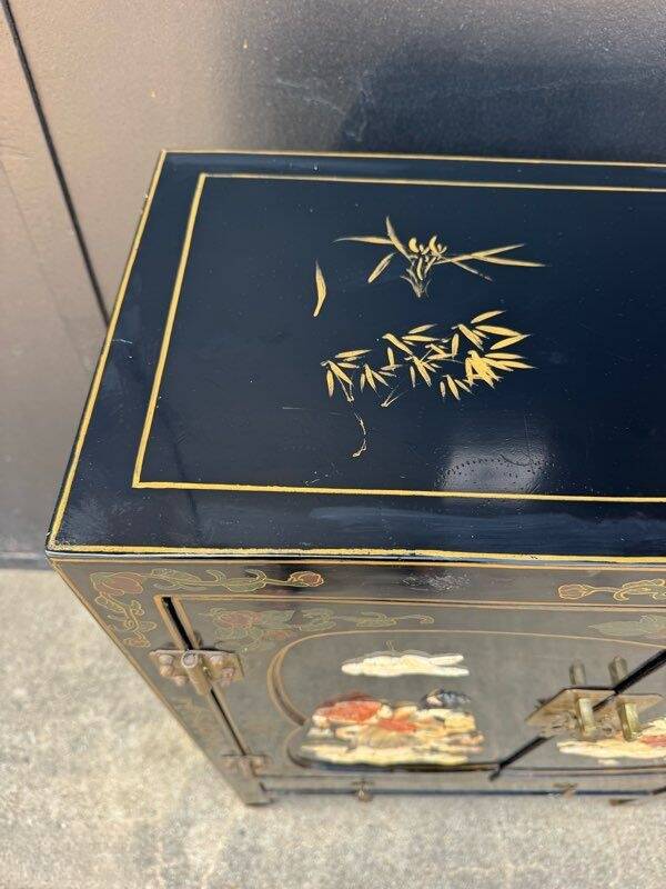 Meuble de rangement chinois vintage laqué noir