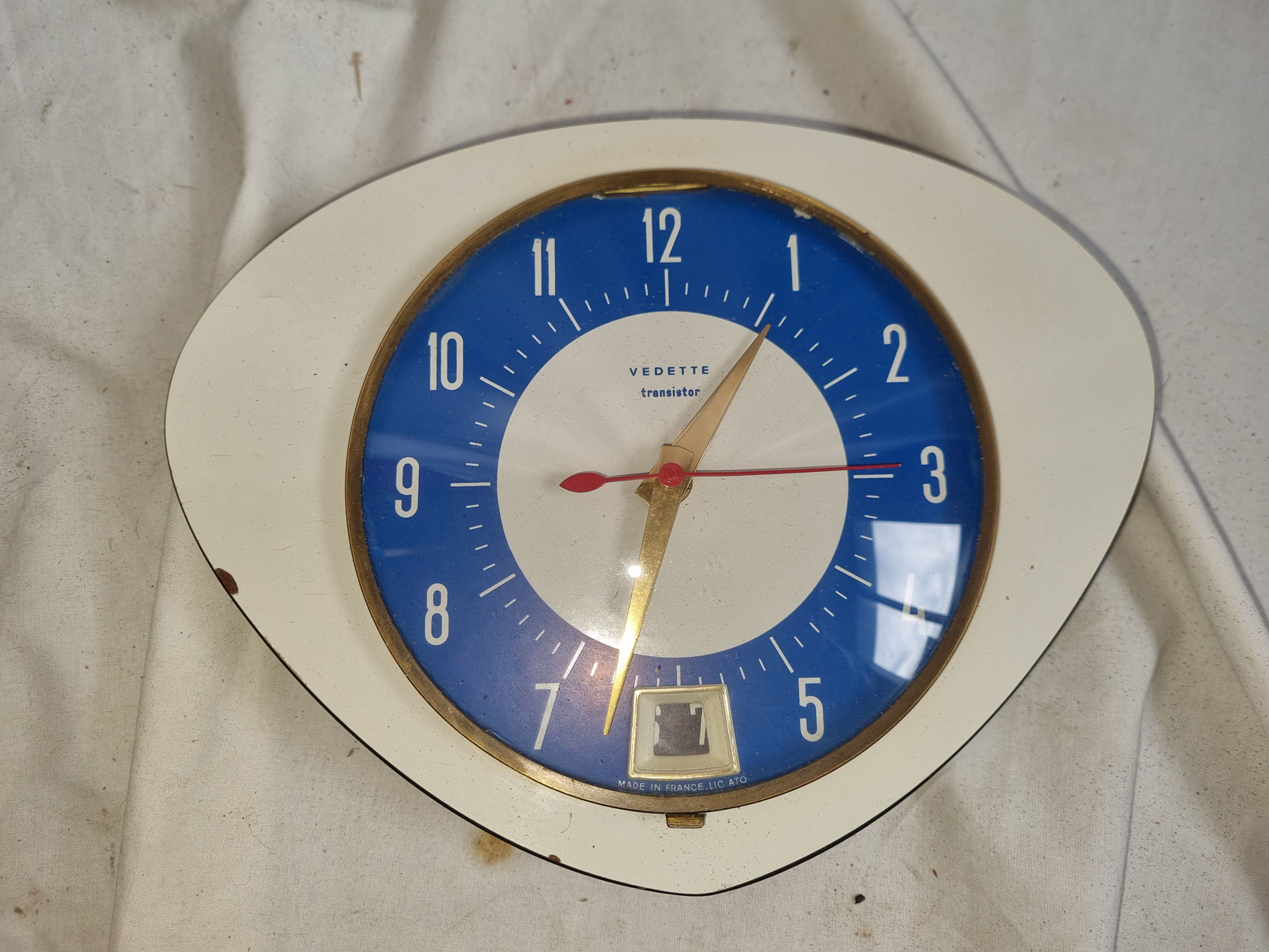 Featured kitchen clock, 1970